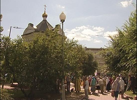 День города в Волгограде начался крестным ходом