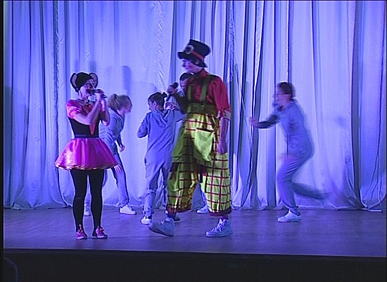 Молодежный театр едет к детям Волгограда с бесплатными новогодними спектаклями