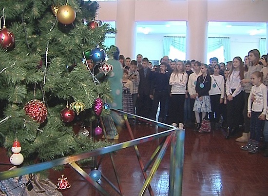 В Волгограде прошли первые в этом году  губернаторские елки