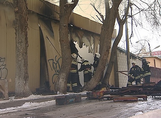 По информации на 14.55 пожар в Ворошиловском районе удалось локализовать