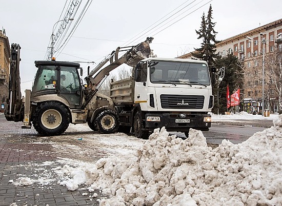 За ночь из Волгограда вывезли 600 кубометров снега