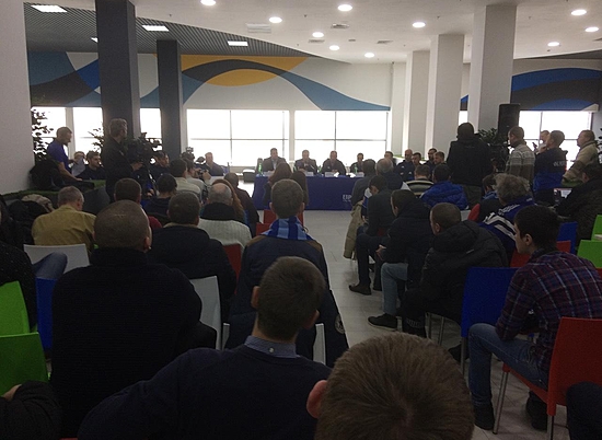 Игроки и тренерский штаб волгоградского "Ротора" встретились с болельщиками и журналистами