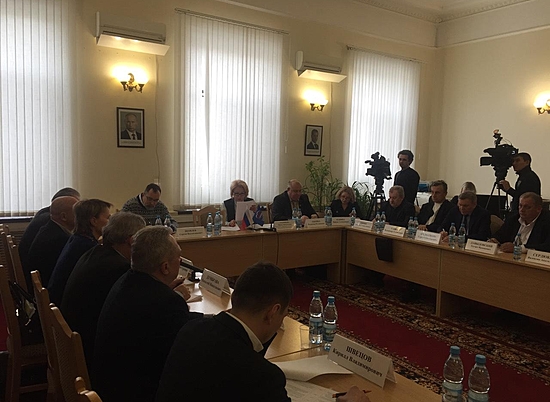 В Волгограде началось выездное заседание Экологического совета при региональном парламенте