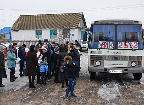 На избирательный участок в Михайловском районе пришла голосовать семья из 30 человек
