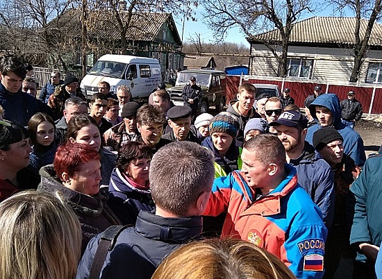Андрей Бочаров встретился с жителями подтопленного Новоаннинского района