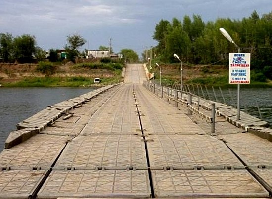 На юге Волгограда закрыли бесхозный понтонный мост