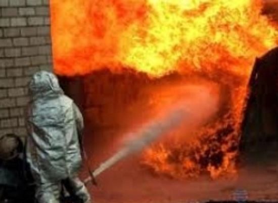 В Волгограде из-за неосторожного обращения с огнем сгорел частный дом