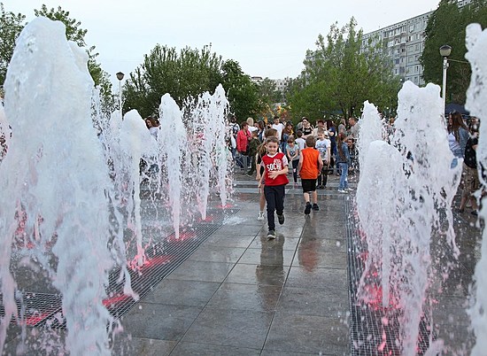 В парке Семейном в Волгограде заработал сухой фонтан