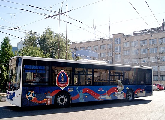 В Волгограде участников «Бессмертного полка» развозят автобусы-шаттлы