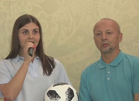 Послы чемпионата мира провели в Волгограде футбольный урок