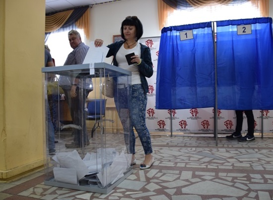 В Волгограде подводят итоги предварительного дня голосования партии "Единая Россия"