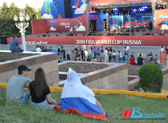 Трансляция матча Россия - Уругвай на фан-фесте начинается в 17.00