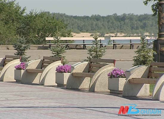 В Красноармейском районе Волгограда продолжается реконструкция парка «Юбилейный»