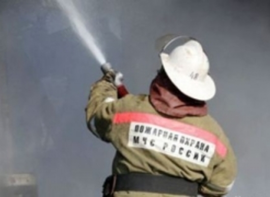 40 волгоградцев покинули свои квартиры из-за пожара в многоэтажке