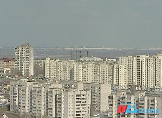 В Волгограде установлена одна из основных причин протечки крыш домов