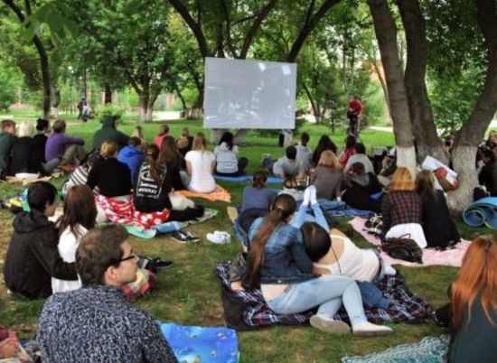 В Комсомольском саду Волгограда проведут киносеанс на открытом воздухе