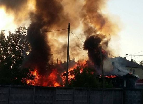 В Волгоградской области в частном доме сгорели трое маленьких братьев