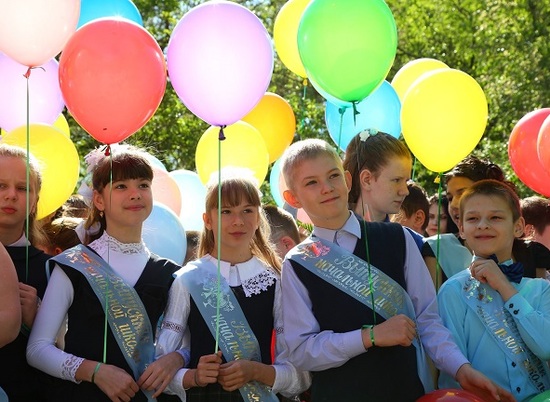В Волгограде первый раз в первый класс отправятся 10 тысяч детей