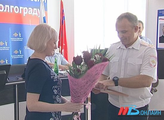 Жительница Волгограда получила ценный подарок за проявленную гражданскую позицию