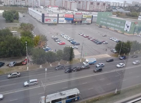 Рабочая неделя в Волгограде началась с  5-балльных пробок