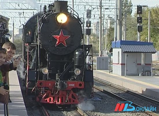 Волгоград стал местом проведения уникального парада локомотивов пассажирских и грузовых поездов