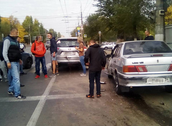 Водитель «под веществами» устроил аварию на севере Волгограда