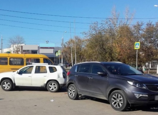 Пенсионер на «Дастере» устроил массовую аварию в Кировском районе