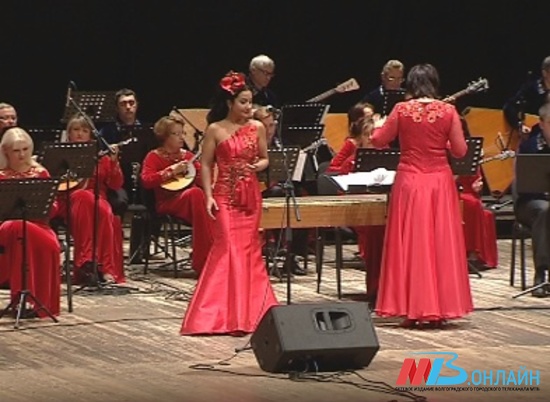 В Волгограде под звуки народных инструментов ожили Кармен и Пер Гюнт
