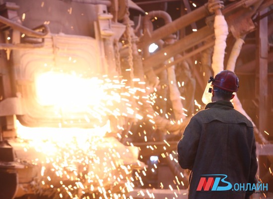 Средняя зарплата на волгоградских заводах превысила 34 тысячи рублей