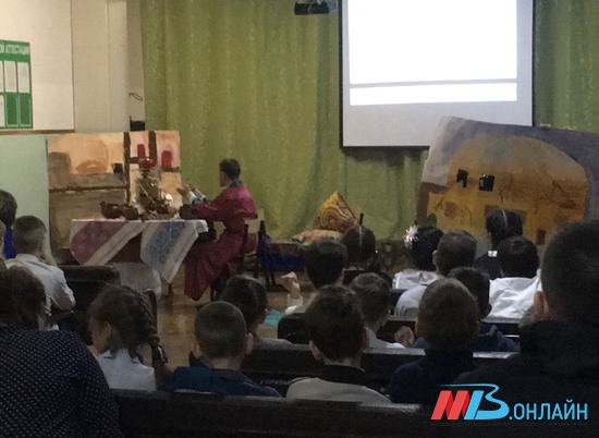 Волгоградские школьники рассказали о семейных ценностях со сцены