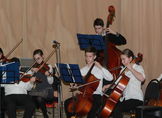 В музыкальной школе №1 Волгограда зазвучали скрипки и виолончели
