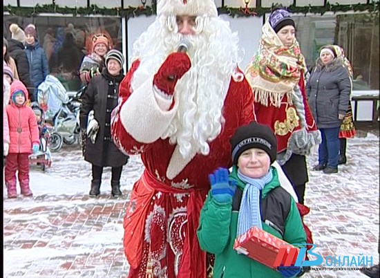 В Советском районе Волгограда открылась рождественская ярмарка