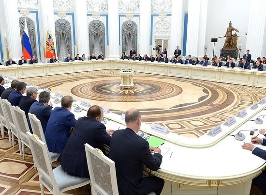 Владимир Путин обсудил с российскими бизнесменами реализацию крупных проектов