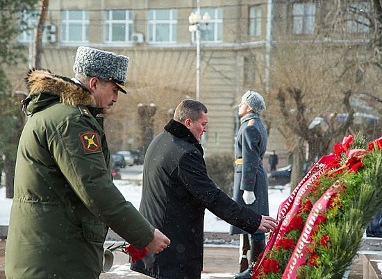 Память павших защитников Сталинграда почтили в Волгограде