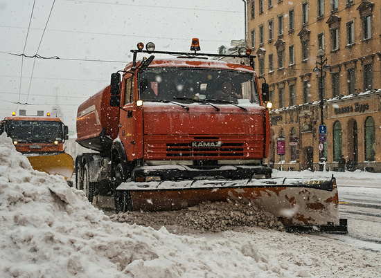Волгоградские дороги от снега расчищают свыше 70 единиц техники
