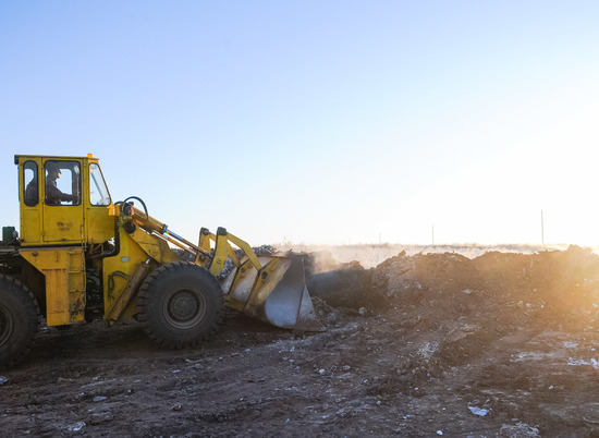 С территории Средней Ахтубы вывезли половину копившегося более полувека мусора