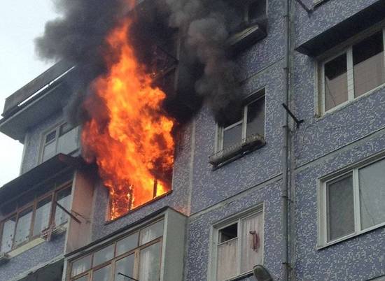 Двое маленьких детей пострадали на пожаре в Кировском районе Волгограда