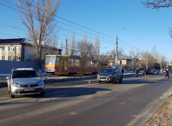 В Волгограде шестилетняя девочка попала в аварию