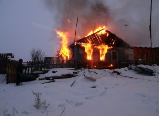 В Волгоградской области сгорел дачный дом