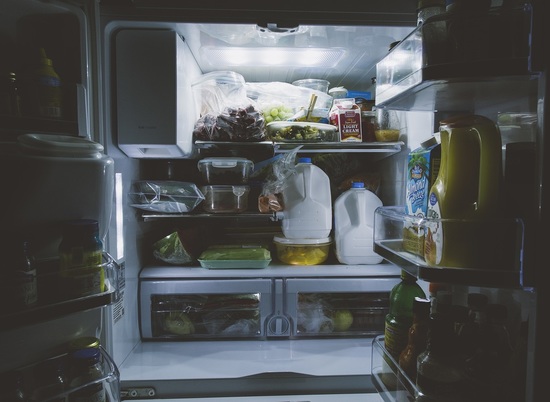 Ночной культ холодильника: пищевая привычка или расстройство психики
