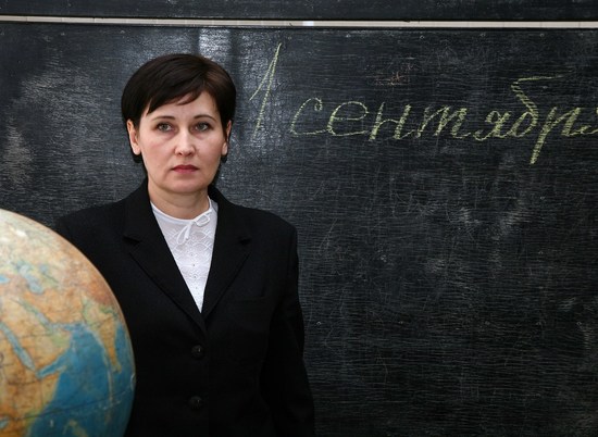 3800 волгоградских учителей получают более 50 тысяч рублей в месяц
