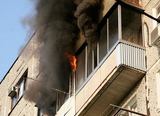 На севере Волгограда в квартирах горели вещи