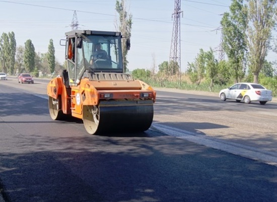 В Волгограде на улице Лазоревой завершается дорожная реконструкция
