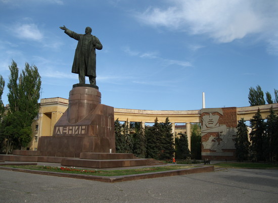 Эксперты: памятник Ленину в центре Волгограда может обрушиться