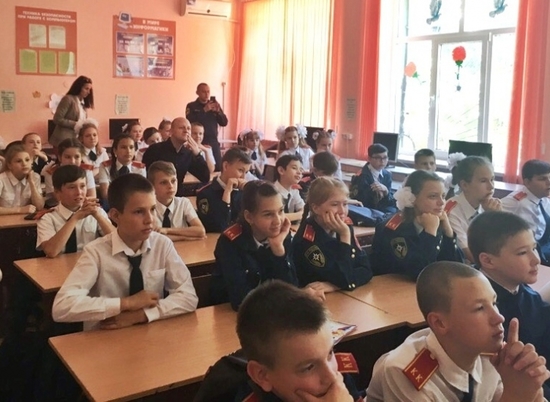 Безопасное лето: волгоградским кадетам МЧС рассказали о правилах пожарной безопасности