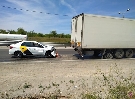В Дзержинском районе в ДТП с грузовиком пострадал 3-летний ребенок