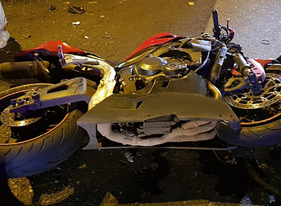 Для волгоградского мотоциклиста ночной заезд закончился больницей