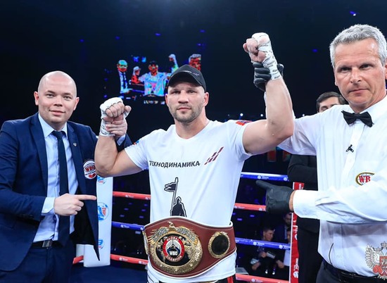 Волгоградец - боксер Евгений Романов одержал 13-ю победу на профессиональном ринге