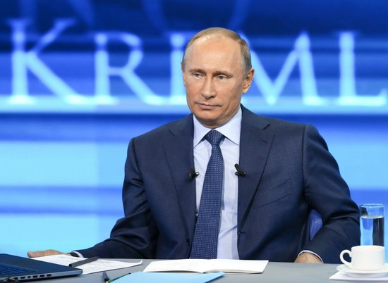 Сегодня Владимир Путин проведет "Прямую линию" с россиянами