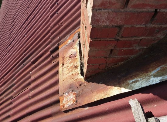 В Камышине УК «Лучший город» наказали рублем за дыры в крыше дома